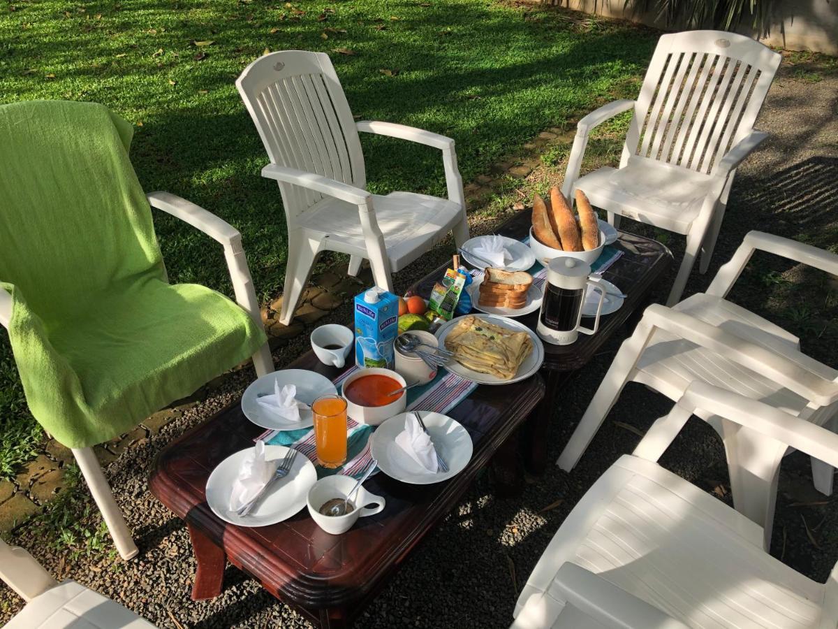 Circus Lagoon Hideaway Bed & Breakfast Dodanduwa Екстериор снимка