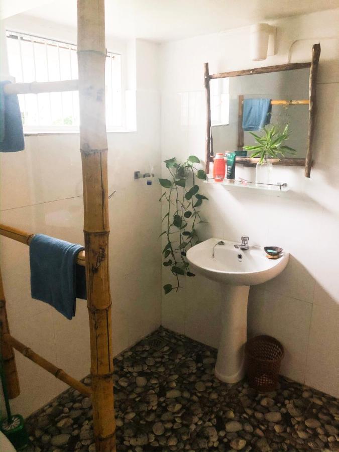 Circus Lagoon Hideaway Bed & Breakfast Dodanduwa Екстериор снимка