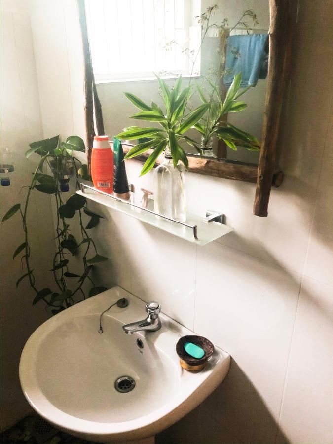 Circus Lagoon Hideaway Bed & Breakfast Dodanduwa Екстериор снимка
